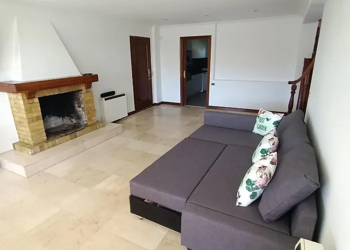 בית נופש Independiente Zona Coruxo *